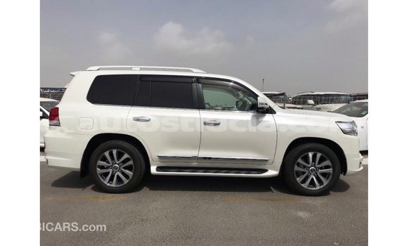 Buy Import Toyota Land Cruiser White Car in Import - Dubai in Anse-la-Raye Buy Import Toyota Land Cruiser White Car in Import - Dubai in Anse-la-Raye
