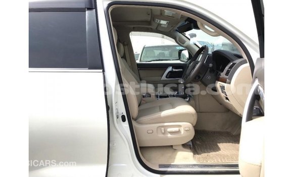 Buy Import Toyota Land Cruiser White Car in Import - Dubai in Anse-la-Raye Buy Import Toyota Land Cruiser White Car in Import - Dubai in Anse-la-Raye