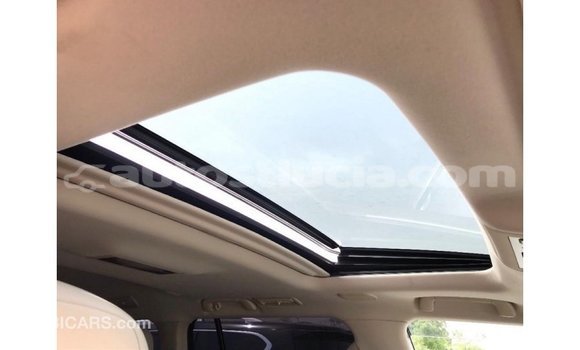 Buy Import Toyota Land Cruiser White Car in Import - Dubai in Anse-la-Raye Buy Import Toyota Land Cruiser White Car in Import - Dubai in Anse-la-Raye