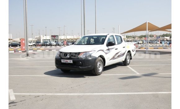 Buy Import Mitsubishi L200 White Car in Import - Dubai in Anse-la-Raye
