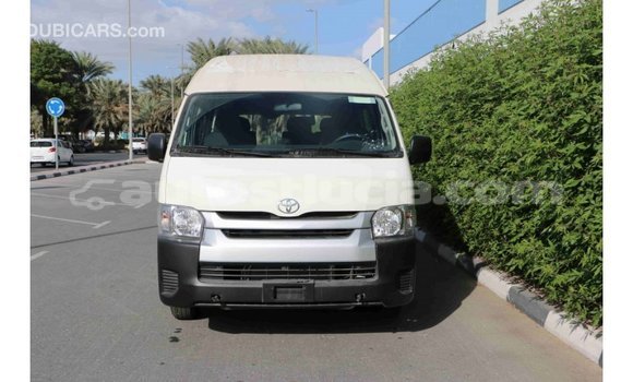 Acheter Import Voiture Toyota Hiace Blanc à Import - Dubai, Anse-la-Raye Acheter Import Voiture Toyota Hiace Blanc à Import - Dubai, Anse-la-Raye