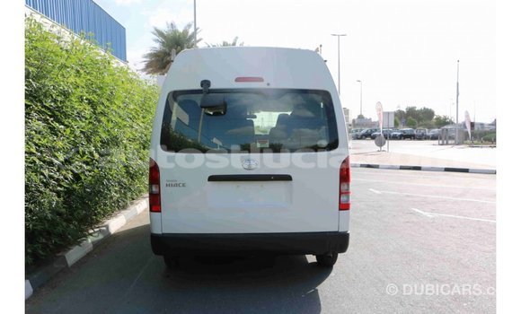 Acheter Import Voiture Toyota Hiace Blanc à Import - Dubai, Anse-la-Raye Acheter Import Voiture Toyota Hiace Blanc à Import - Dubai, Anse-la-Raye