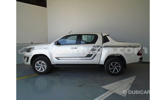 Acheter Import Voiture Toyota Hilux Blanc à Import - Dubai, Anse-la-Raye Acheter Import Voiture Toyota Hilux Blanc à Import - Dubai, Anse-la-Raye