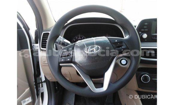 Acheter Import Voiture Hyundai Tucson Blanc à Import - Dubai, Anse-la-Raye Acheter Import Voiture Hyundai Tucson Blanc à Import - Dubai, Anse-la-Raye