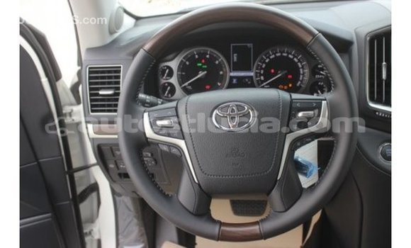 Buy Import Toyota Land Cruiser White Car in Import - Dubai in Anse-la-Raye Buy Import Toyota Land Cruiser White Car in Import - Dubai in Anse-la-Raye