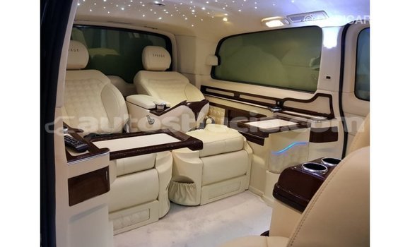 Buy Import Mercedes-Benz 250 Black Car in Import - Dubai in Anse-la-Raye Buy Import Mercedes-Benz 250 Black Car in Import - Dubai in Anse-la-Raye