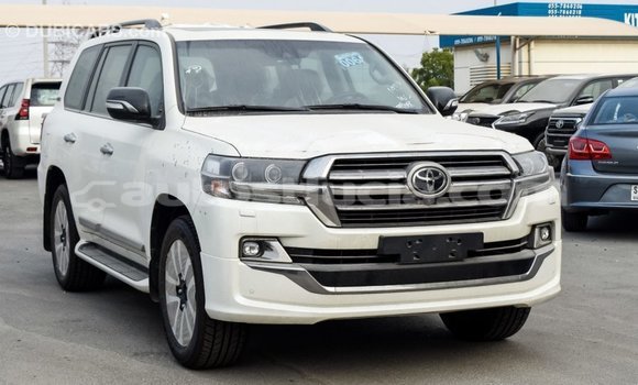 Acheter Import Voiture Toyota Land Cruiser Blanc à Import - Dubai, Anse-la-Raye Acheter Import Voiture Toyota Land Cruiser Blanc à Import - Dubai, Anse-la-Raye