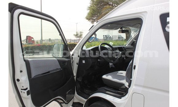 Acheter Import Voiture Toyota Hiace Blanc à Import - Dubai, Anse-la-Raye Acheter Import Voiture Toyota Hiace Blanc à Import - Dubai, Anse-la-Raye