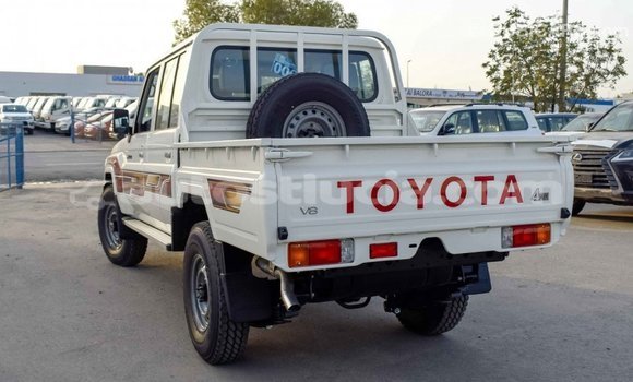 Buy Import Toyota Land Cruiser White Car in Import - Dubai in Anse-la-Raye Buy Import Toyota Land Cruiser White Car in Import - Dubai in Anse-la-Raye