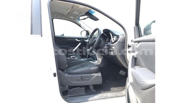 Buy Import Mercedes-Benz 250 White Car in Import - Dubai in Anse-la-Raye Buy Import Mercedes-Benz 250 White Car in Import - Dubai in Anse-la-Raye