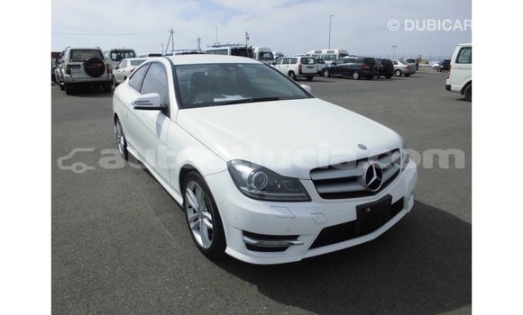 Buy Import Mercedes-Benz 190 (W201) White Car in Import - Dubai in Anse-la-Raye Buy Import Mercedes-Benz 190 (W201) White Car in Import - Dubai in Anse-la-Raye