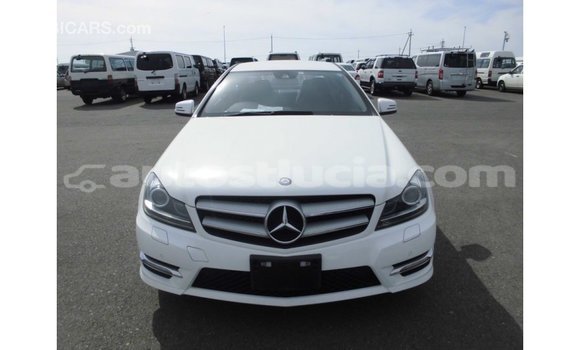 Buy Import Mercedes-Benz 190 (W201) White Car in Import - Dubai in Anse-la-Raye Buy Import Mercedes-Benz 190 (W201) White Car in Import - Dubai in Anse-la-Raye