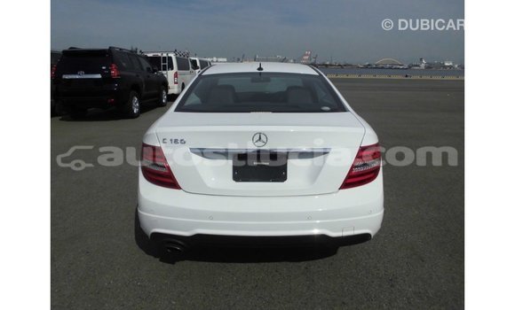 Buy Import Mercedes-Benz 190 (W201) White Car in Import - Dubai in Anse-la-Raye Buy Import Mercedes-Benz 190 (W201) White Car in Import - Dubai in Anse-la-Raye