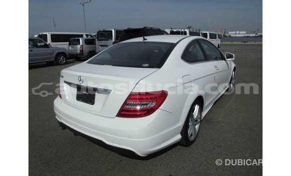 Buy Import Mercedes-Benz 190 (W201) White Car in Import - Dubai in Anse-la-Raye Buy Import Mercedes-Benz 190 (W201) White Car in Import - Dubai in Anse-la-Raye