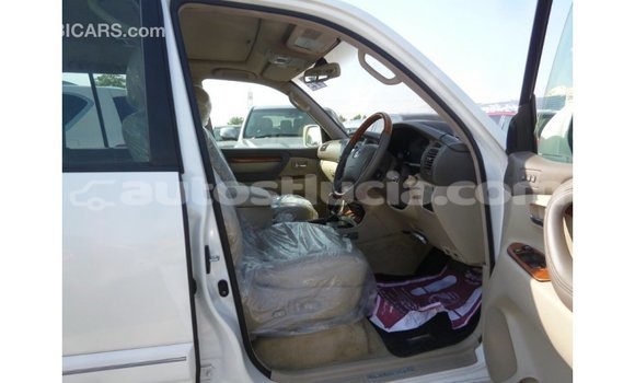 Buy Import Toyota Land Cruiser White Car in Import - Dubai in Anse-la-Raye Buy Import Toyota Land Cruiser White Car in Import - Dubai in Anse-la-Raye
