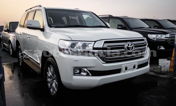 Buy Import Toyota Land Cruiser White Car in Import - Dubai in Anse-la-Raye Buy Import Toyota Land Cruiser White Car in Import - Dubai in Anse-la-Raye