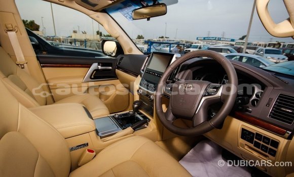Buy Import Toyota Land Cruiser White Car in Import - Dubai in Anse-la-Raye Buy Import Toyota Land Cruiser White Car in Import - Dubai in Anse-la-Raye