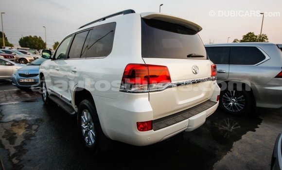 Buy Import Toyota Land Cruiser White Car in Import - Dubai in Anse-la-Raye Buy Import Toyota Land Cruiser White Car in Import - Dubai in Anse-la-Raye